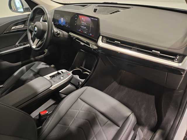 BMW X1 xDrive20d color Blanco. Año 2024. 120KW(163CV). Diésel. En concesionario Quadis Munich de Barcelona