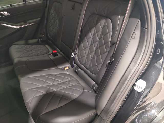 BMW X5 xDrive50e color Negro. Año 2024. 360KW(489CV). Híbrido Electro/Gasolina. En concesionario Quadis Munich de Barcelona
