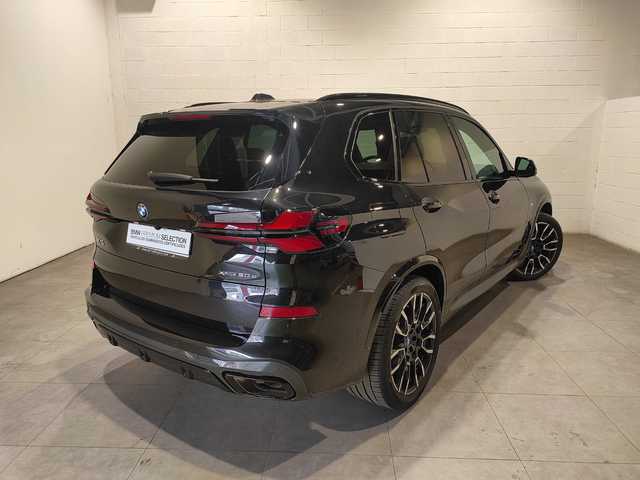 BMW X5 xDrive50e color Negro. Año 2024. 360KW(489CV). Híbrido Electro/Gasolina. En concesionario Quadis Munich de Barcelona