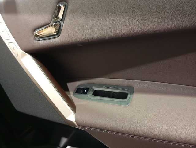 Foto 16 BMW iX xDrive40 240 kW (326 CV)