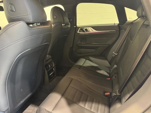 BMW i4 eDrive40 color Gris. Año 2025. 250KW(340CV). Eléctrico. En concesionario Quadis Munich de Barcelona