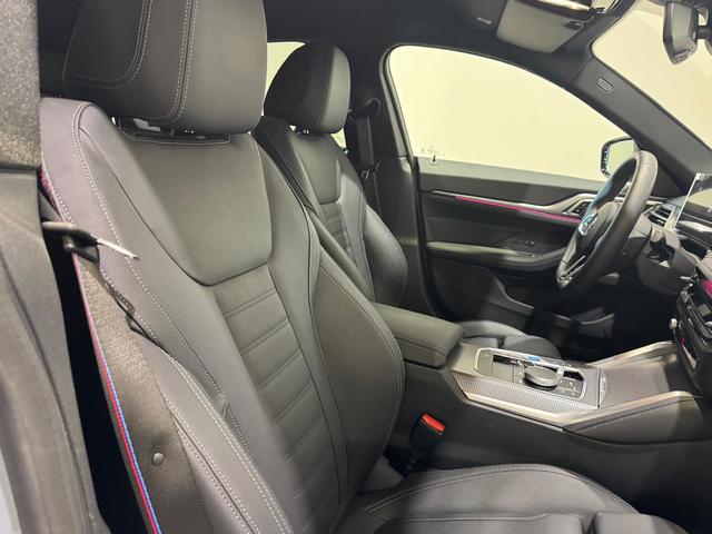 BMW i4 eDrive40 color Gris. Año 2025. 250KW(340CV). Eléctrico. En concesionario Quadis Munich de Barcelona