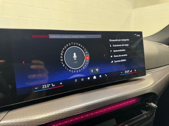 BMW i4 eDrive40 color Gris. Año 2025. 250KW(340CV). Eléctrico. En concesionario Quadis Munich de Barcelona