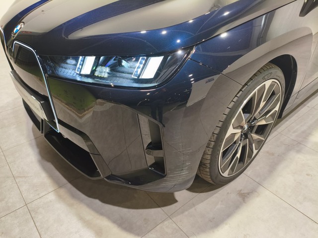 Foto 6 BMW iX xDrive45 300 kW (408 CV)