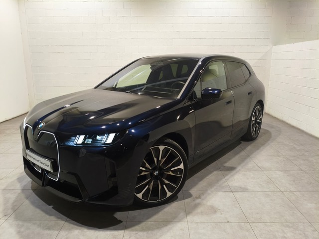 Foto 12 BMW iX xDrive45 300 kW (408 CV)