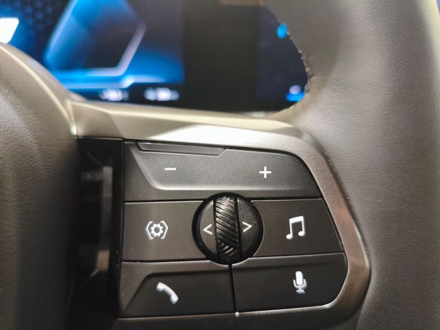 Foto 21 BMW iX xDrive45 300 kW (408 CV)