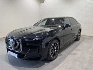 Fotos de BMW i7 xDrive60 color Negro. Año 2024. 400KW(544CV). Eléctrico. En concesionario Quadis Munich de Barcelona