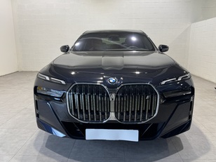 Fotos de BMW i7 xDrive60 color Negro. Año 2024. 400KW(544CV). Eléctrico. En concesionario Quadis Munich de Barcelona
