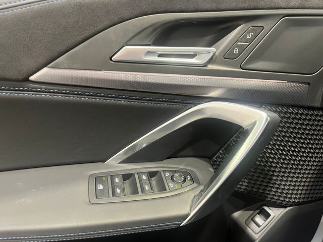 Foto 17 BMW iX2 eDrive20 150 kW (204 CV)