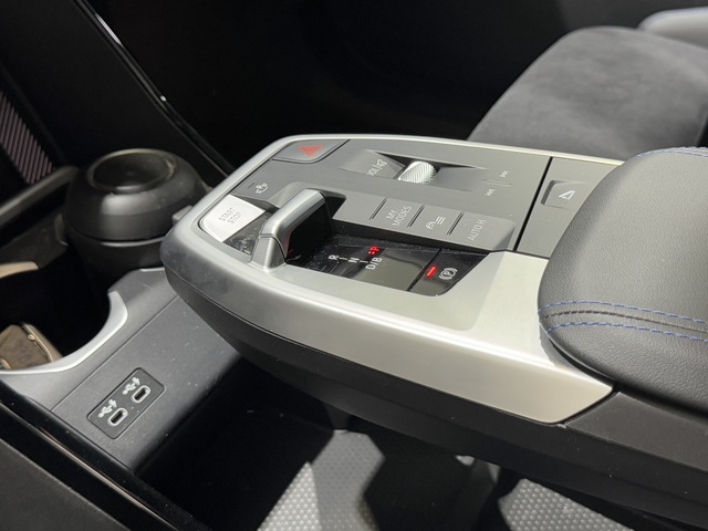 Foto 12 BMW iX2 eDrive20 150 kW (204 CV)