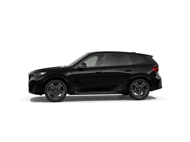 BMW iX1 xDrive30 color Negro. Año 2025. 230KW(313CV). Eléctrico. En concesionario Quadis Munich de Barcelona