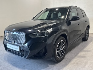 Fotos de BMW iX1 xDrive30 color Negro. Año 2024. 230KW(313CV). Eléctrico. En concesionario Quadis Munich de Barcelona