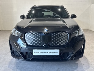 Fotos de BMW iX1 xDrive30 color Negro. Año 2024. 230KW(313CV). Eléctrico. En concesionario Quadis Munich de Barcelona