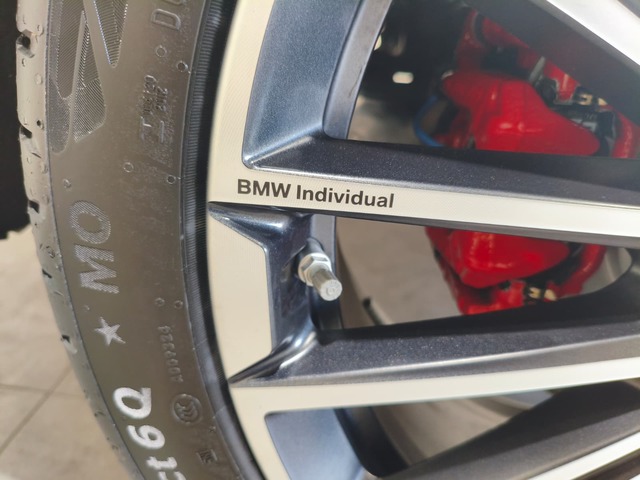 BMW iX1 eDrive20 color Negro. Año 2024. 150KW(204CV). Eléctrico. En concesionario Quadis Munich de Barcelona