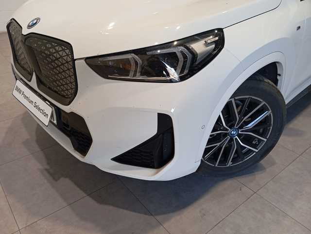 Foto 6 BMW iX1 eDrive20 150 kW (204 CV)