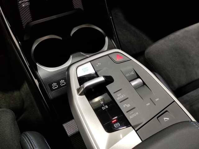 Foto 22 BMW iX2 xDrive30 230 kW (313 CV)