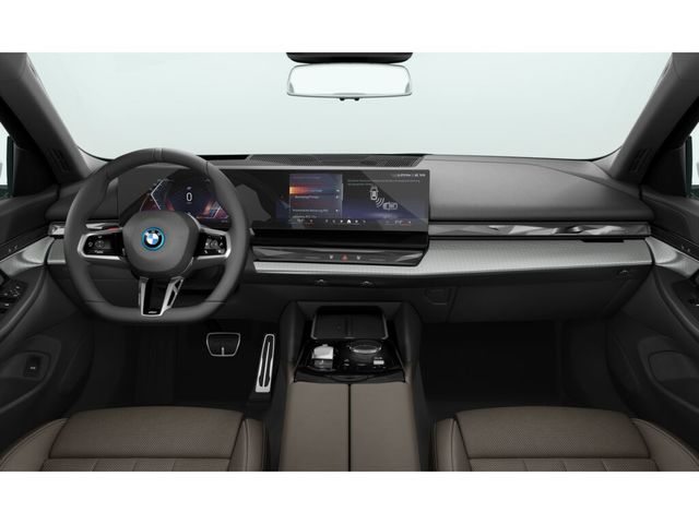 BMW i5 eDrive40 color Blanco. Año 2024. 250KW(340CV). Eléctrico. En concesionario Ilbira Motor | Granada de Granada
