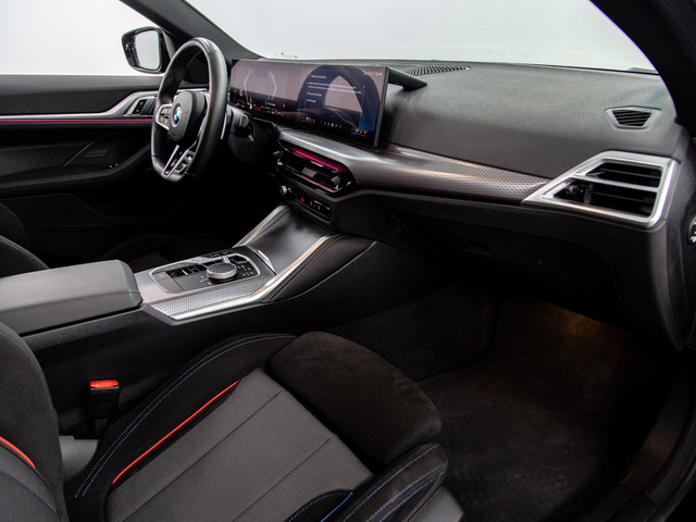 BMW Serie 4 420d Gran Coupe color Negro. Año 2025. 140KW(190CV). Diésel. En concesionario Móvil Begar Alicante de Alicante