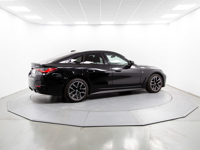 BMW Serie 4 420d Gran Coupe color Negro. Año 2025. 140KW(190CV). Diésel. En concesionario Móvil Begar Alicante de Alicante