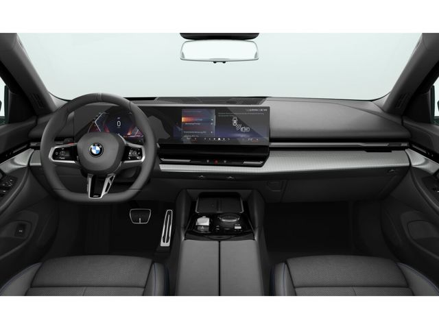 BMW Serie 5 520d color Negro. Año 2025. 145KW(197CV). Diésel. En concesionario Móvil Begar Alicante de Alicante
