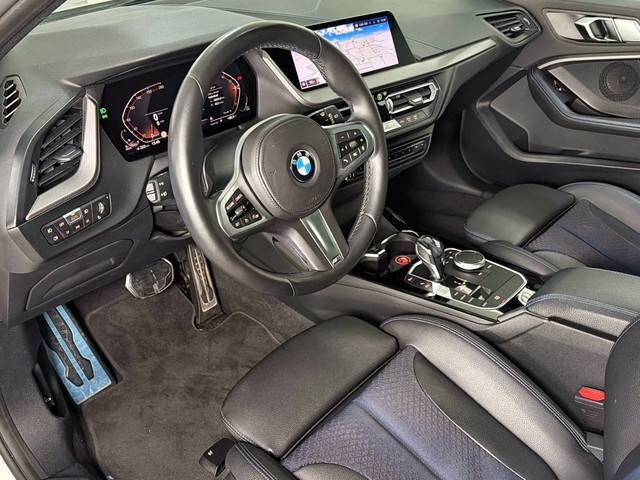 BMW Serie 1 118d color Blanco. Año 2021. 110KW(150CV). Diésel. En concesionario Triocar Gijón (Bmw y Mini) de Asturias