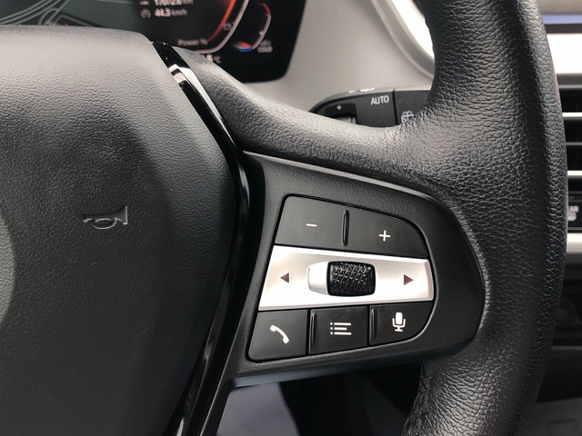 BMW Serie 1 118d color Gris. Año 2024. 110KW(150CV). Diésel. En concesionario Proa Premium Palma de Illes Balears