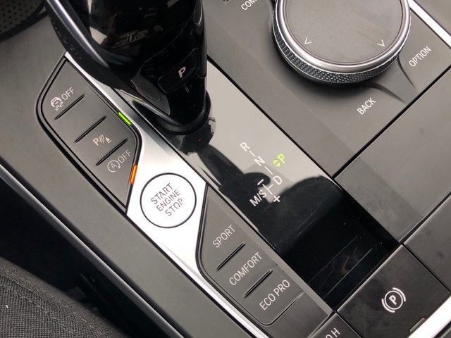 BMW Serie 1 118d color Gris. Año 2024. 110KW(150CV). Diésel. En concesionario Proa Premium Palma de Illes Balears