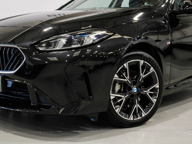 BMW Serie 2 218d Gran Coupe color Negro. Año 2025. 110KW(150CV). Diésel. En concesionario Barcelona Premium -- GRAN VIA de Barcelona