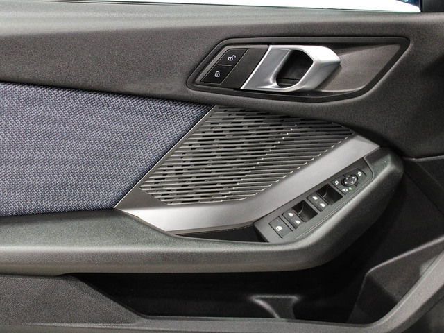 BMW Serie 2 218d Gran Coupe color Negro. Año 2025. 110KW(150CV). Diésel. En concesionario Barcelona Premium -- GRAN VIA de Barcelona