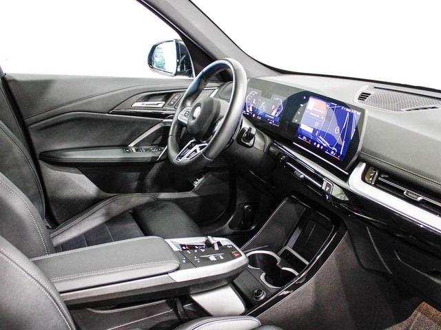 BMW X1 sDrive20d color Negro. Año 2024. 120KW(163CV). Diésel. En concesionario Barcelona Premium -- GRAN VIA de Barcelona