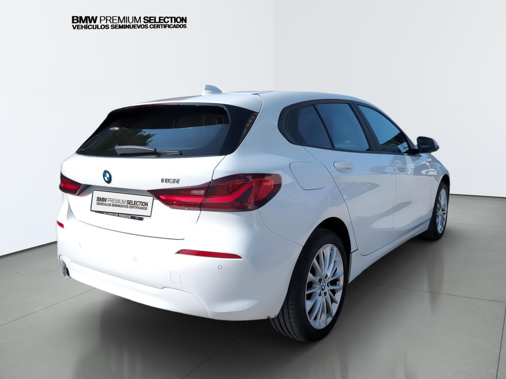 BMW Serie 1 118i color Blanco. Año 2023. 103KW(140CV). Gasolina. En concesionario Automotor Premium Viso - Málaga de Málaga