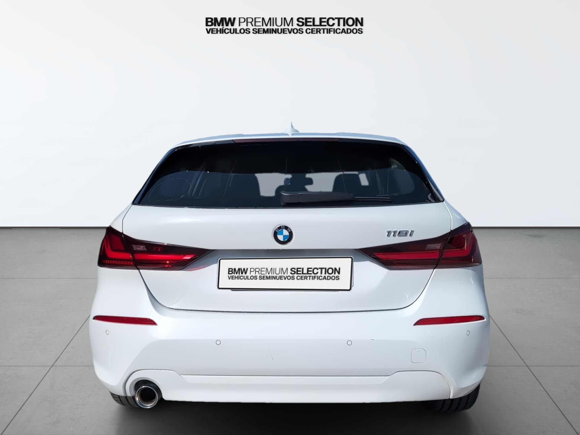 BMW Serie 1 118i color Blanco. Año 2023. 103KW(140CV). Gasolina. En concesionario Automotor Premium Viso - Málaga de Málaga