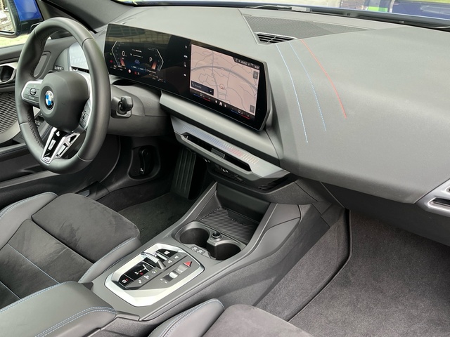 BMW Serie 2 220d Gran Coupe color Azul. Año 2025. 120KW(163CV). Diésel. En concesionario Celtamotor Vigo de Pontevedra