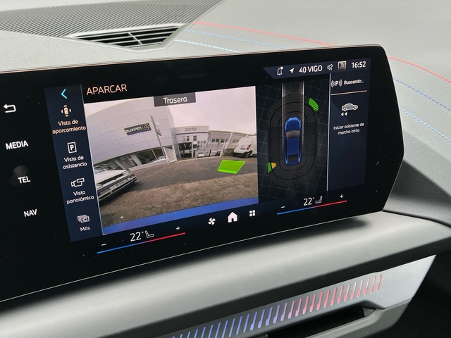 BMW Serie 2 220d Gran Coupe color Azul. Año 2025. 120KW(163CV). Diésel. En concesionario Celtamotor Vigo de Pontevedra