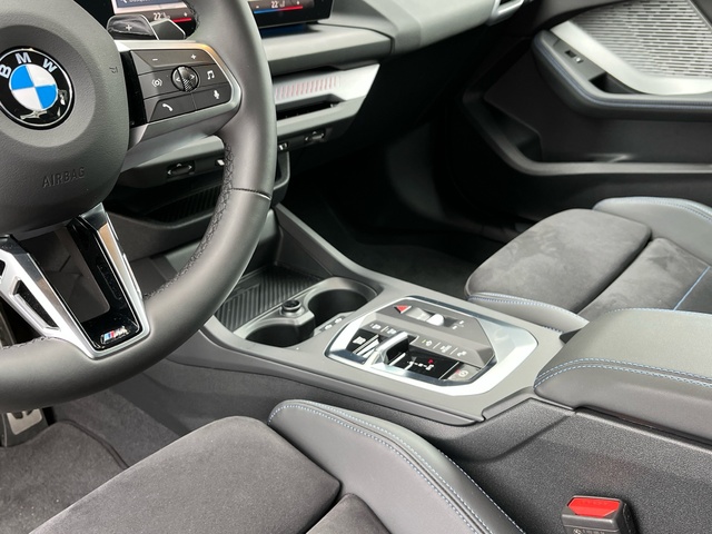 BMW Serie 2 220d Gran Coupe color Azul. Año 2025. 120KW(163CV). Diésel. En concesionario Celtamotor Vigo de Pontevedra