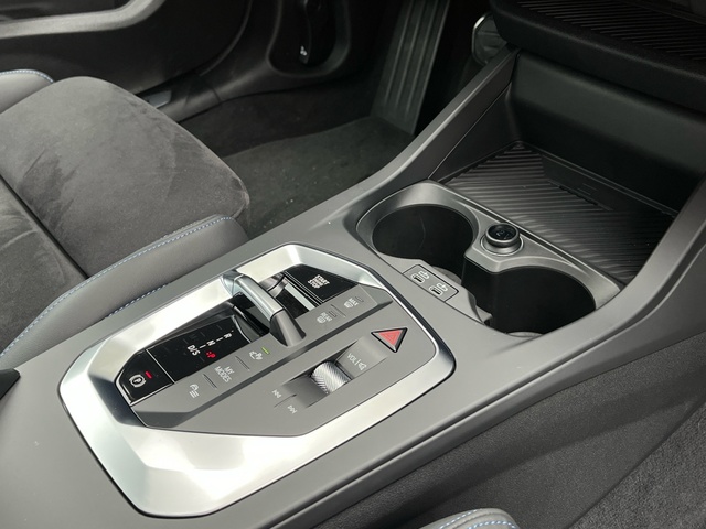 BMW Serie 2 220d Gran Coupe color Azul. Año 2025. 120KW(163CV). Diésel. En concesionario Celtamotor Vigo de Pontevedra