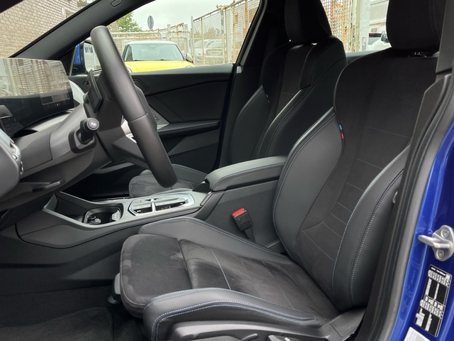 BMW Serie 2 220d Gran Coupe color Azul. Año 2025. 120KW(163CV). Diésel. En concesionario Celtamotor Vigo de Pontevedra