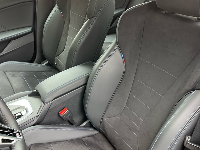 BMW Serie 2 220d Gran Coupe color Azul. Año 2025. 120KW(163CV). Diésel. En concesionario Celtamotor Vigo de Pontevedra