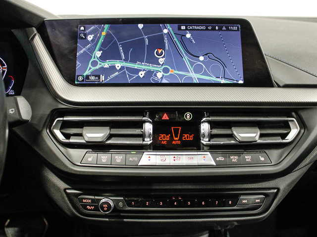 BMW Serie 1 118d color Blanco. Año 2023. 110KW(150CV). Diésel. En concesionario Barcelona Premium -- GRAN VIA de Barcelona