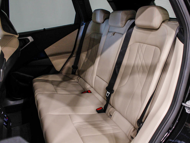 BMW X3 xDrive20i color Negro. Año 2024. 153KW(208CV). Gasolina. En concesionario Barcelona Premium -- GRAN VIA de Barcelona