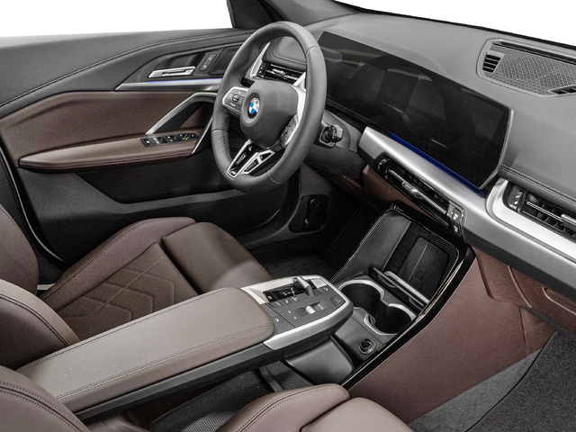 BMW X1 sDrive20i color Blanco. Año 2025. 125KW(170CV). Gasolina. En concesionario Caetano Cuzco, Salvatierra de Madrid