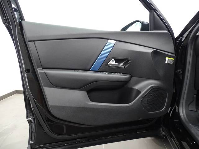 Foto 23 Citroen ë-C4 X eléctrico 54kWh Shine 115 kW (156 CV)