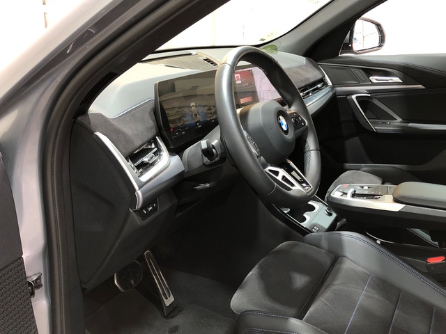 BMW X2 sDrive18d color Gris. Año 2024. 110KW(150CV). Diésel. En concesionario Movilnorte Las Rozas de Madrid