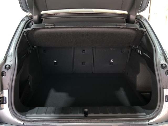 BMW X2 sDrive18d color Gris. Año 2024. 110KW(150CV). Diésel. En concesionario Movilnorte Las Rozas de Madrid