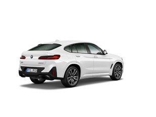 Fotos de BMW X4 xDrive20d color Blanco. Año 2024. 140KW(190CV). Diésel. En concesionario Celtamotor Vigo de Pontevedra