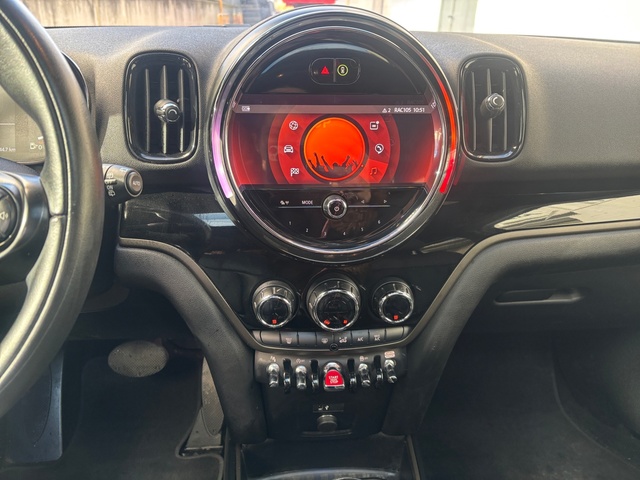 fotoG 11 del MINI MINI Countryman Cooper D 110 kW (150 CV) 150cv Diésel del 2021 en Barcelona