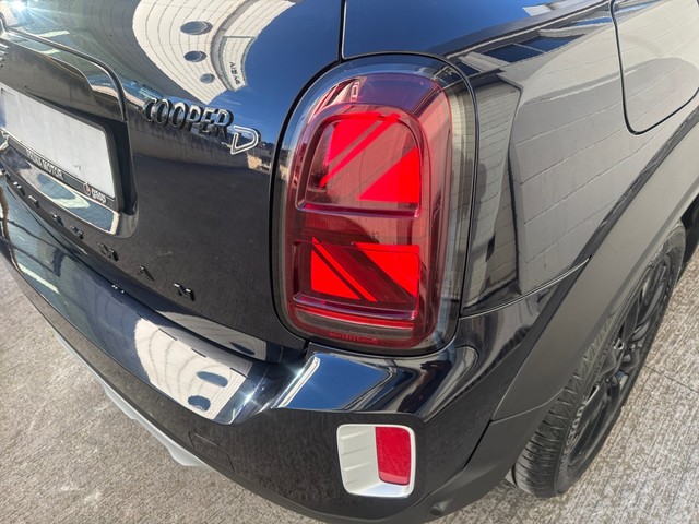 fotoG 12 del MINI MINI Countryman Cooper D 110 kW (150 CV) 150cv Diésel del 2021 en Barcelona