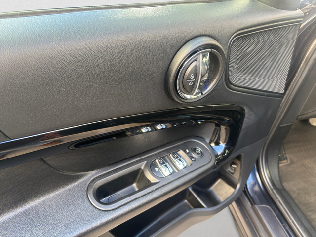 fotoG 15 del MINI MINI Countryman Cooper D 110 kW (150 CV) 150cv Diésel del 2021 en Barcelona