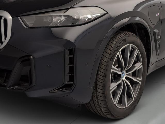 BMW X5 xDrive50e color Negro. Año 2024. 360KW(489CV). Híbrido Electro/Gasolina. En concesionario Automotor Premium Viso - Málaga de Málaga