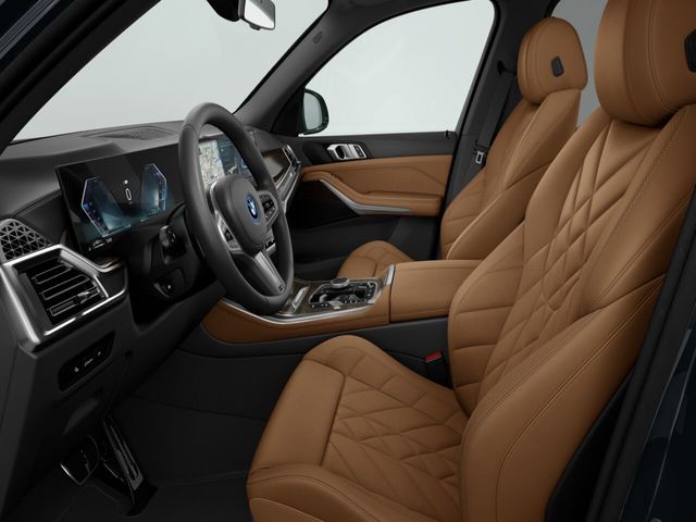 BMW X5 xDrive50e color Negro. Año 2024. 360KW(489CV). Híbrido Electro/Gasolina. En concesionario Automotor Premium Viso - Málaga de Málaga